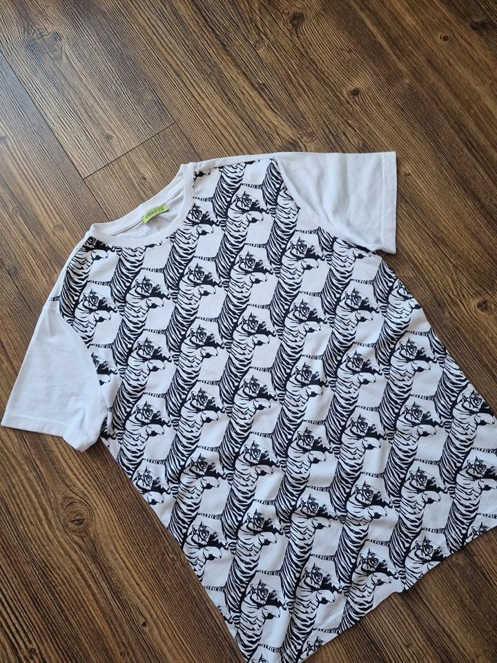 Страхотна мъжка тениска VERSACE JEANS размер XL
