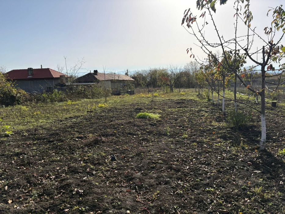 Продава се къща с.Макариополско