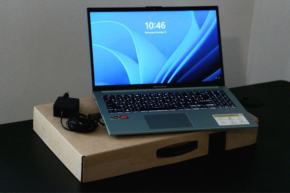 Laptop ASUS Vivobook Ryzen 5 7520U 8GB 512GB SSD