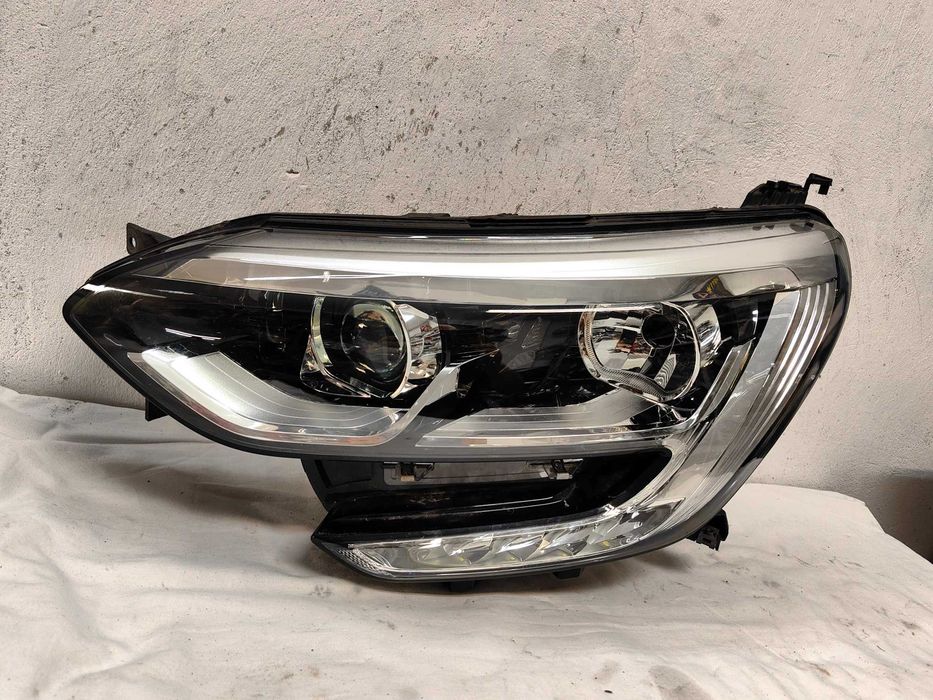 Оригинален фар Рено Меган  Renault Megane 4 Led