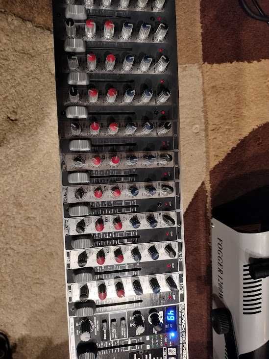 Vand 
Mixer Audio Behringer Eurorack RX1202FX