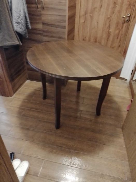 Трапезна маса Ива