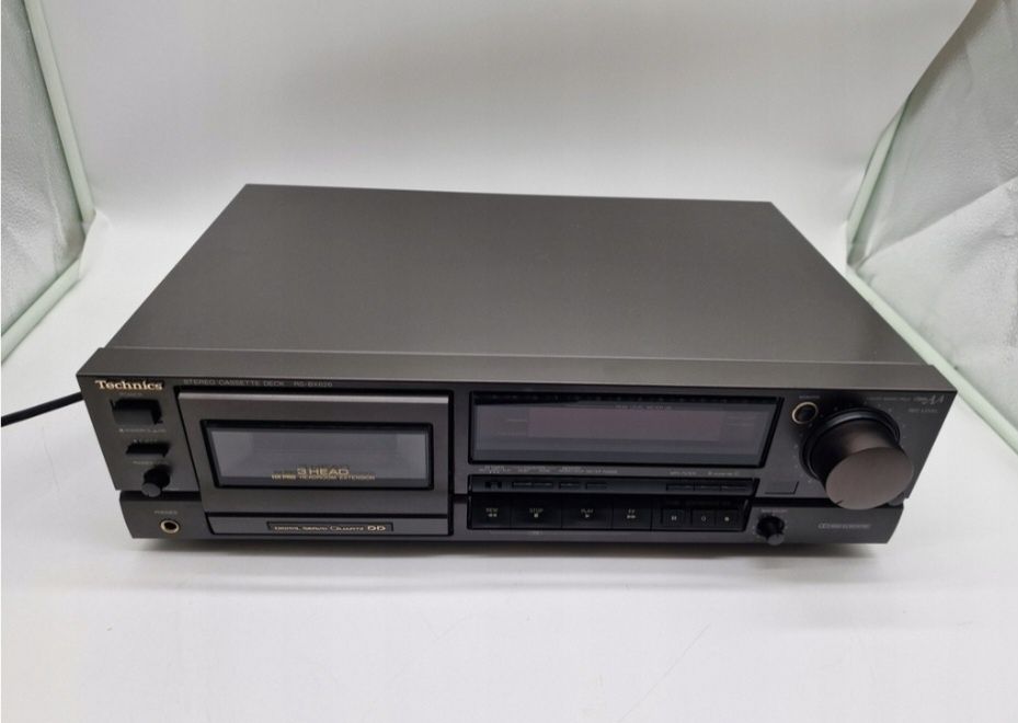 Vând un superb Technics RS-BX626