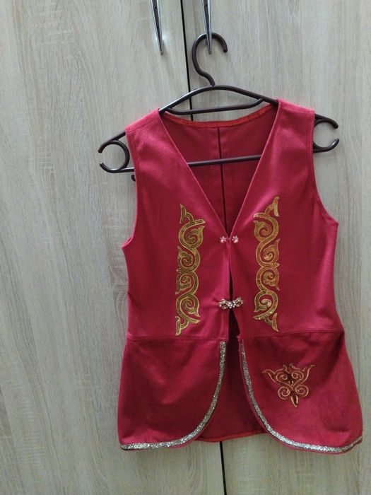 Жилетка на девочку