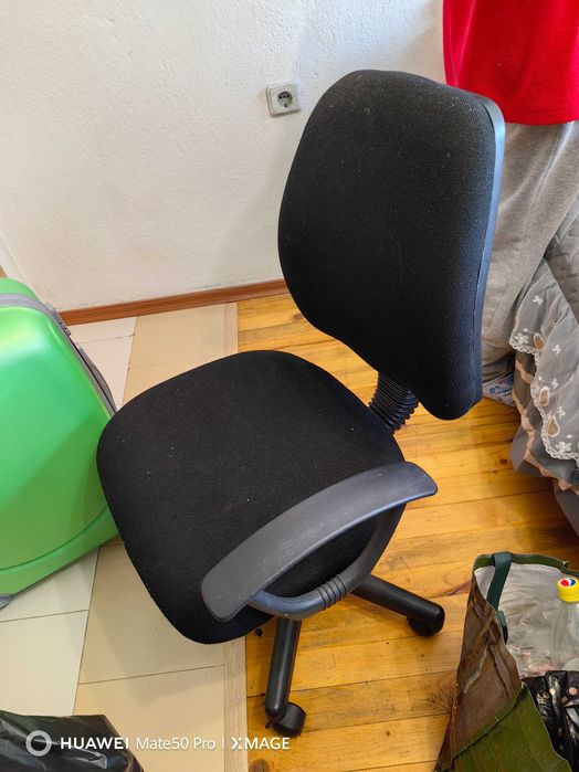 Въртящ стол за офис