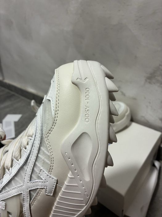 vand adidasi off white