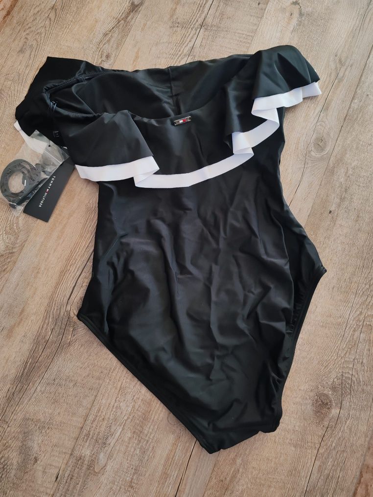 Tommy Hilfiger costum de baie mar 10 (M-L)
