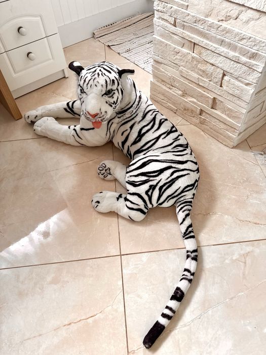 Нов бял плюшен тигър