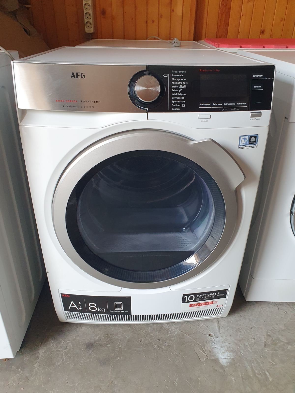 Сушилня AEG 8000 serie, термопомпа, 8 кг. Инверторен мотор!