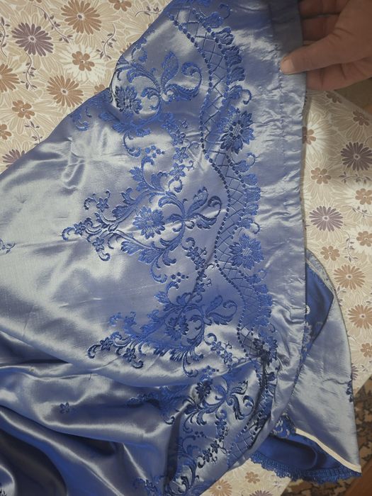 vând lenjerie foarte vechie