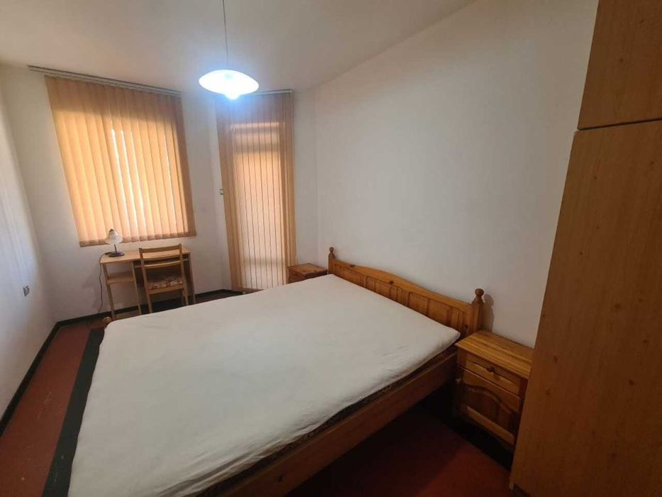 Тристаен апартамент във Въстанически