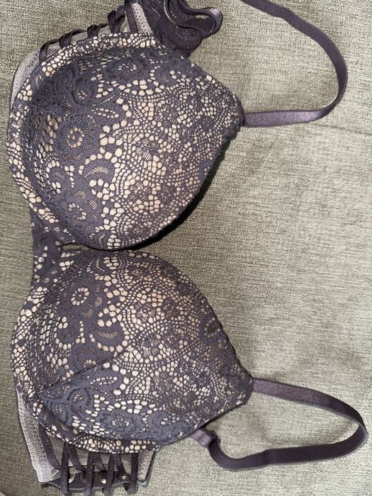 Сутиен на Victoria’s Secret