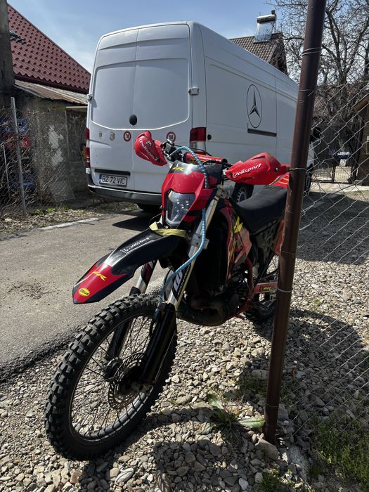 Honda Cr250.
