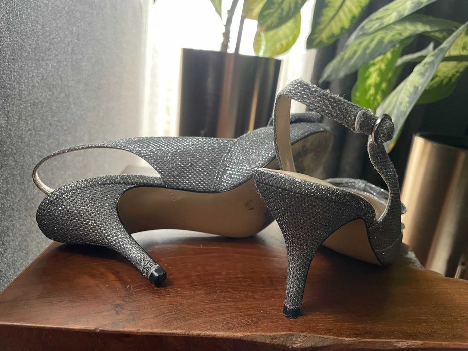 Sandale de ocazie Enzo Angiolini argintii marimea 36/37