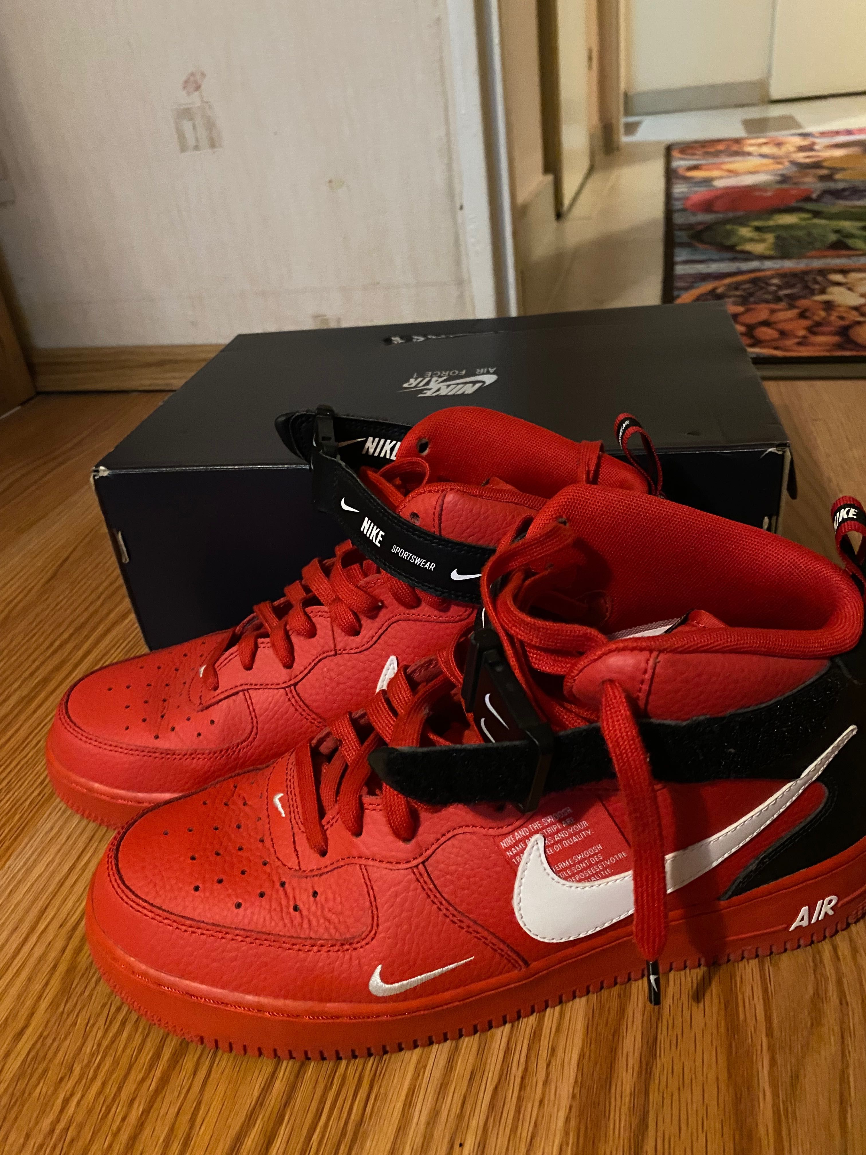 Nike air force red