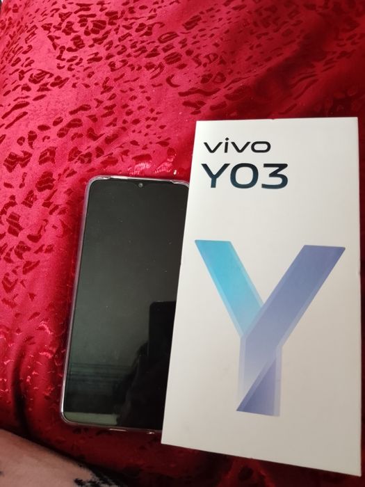 Продам срочно смартфон телефон виво Y03