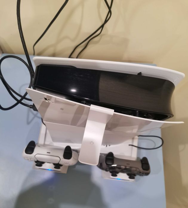 Плейстейшън 5 слим