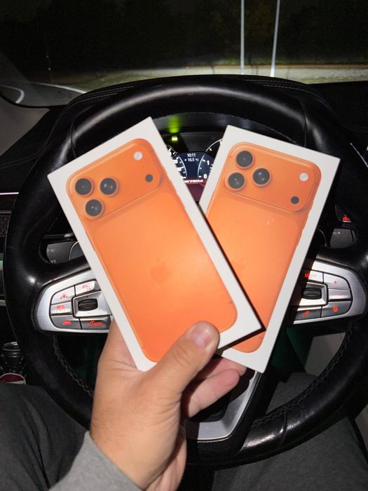Iphone 17 pro max cosmic orange sigilat