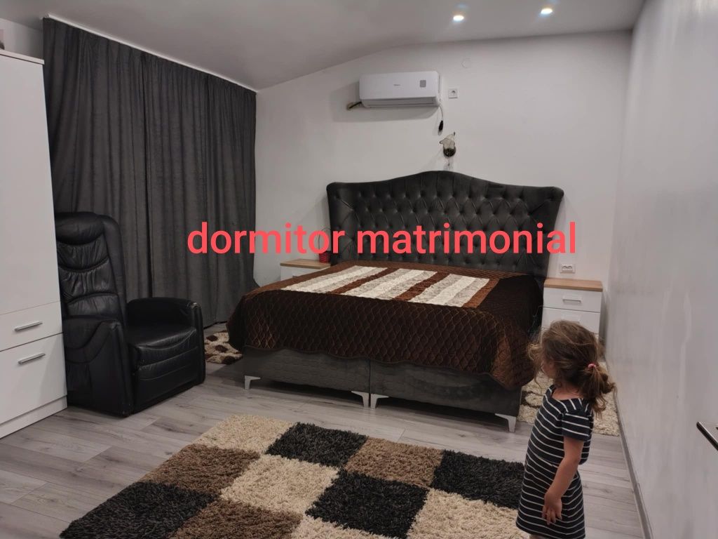 Schimb casa cu doua apartamente