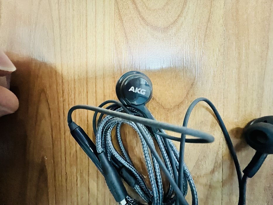 Слушалки Samsung AKG
