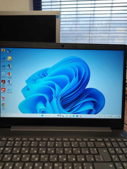 Лаптоп втора употреба Lenovo V15 intel i3-10110U, SSD 256GB, 8GB RAM