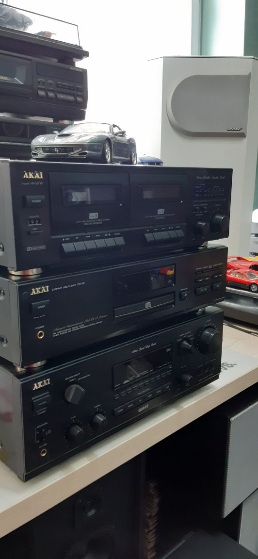 Vând linie vintage Akai