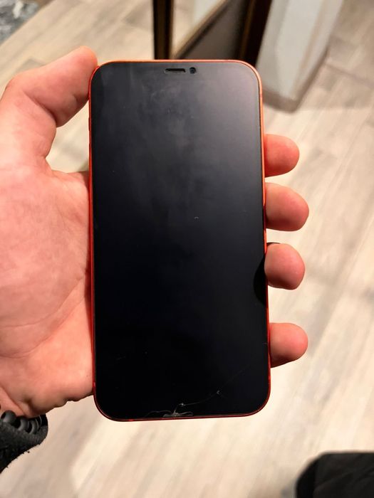 Айфон 12, в хорошем состоянии