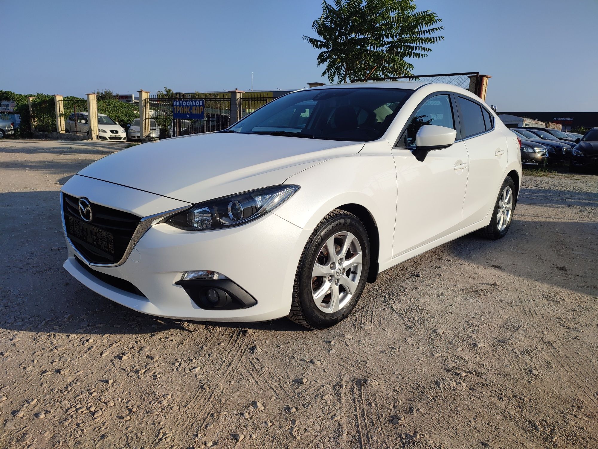 Mazda 3 2.0i седан