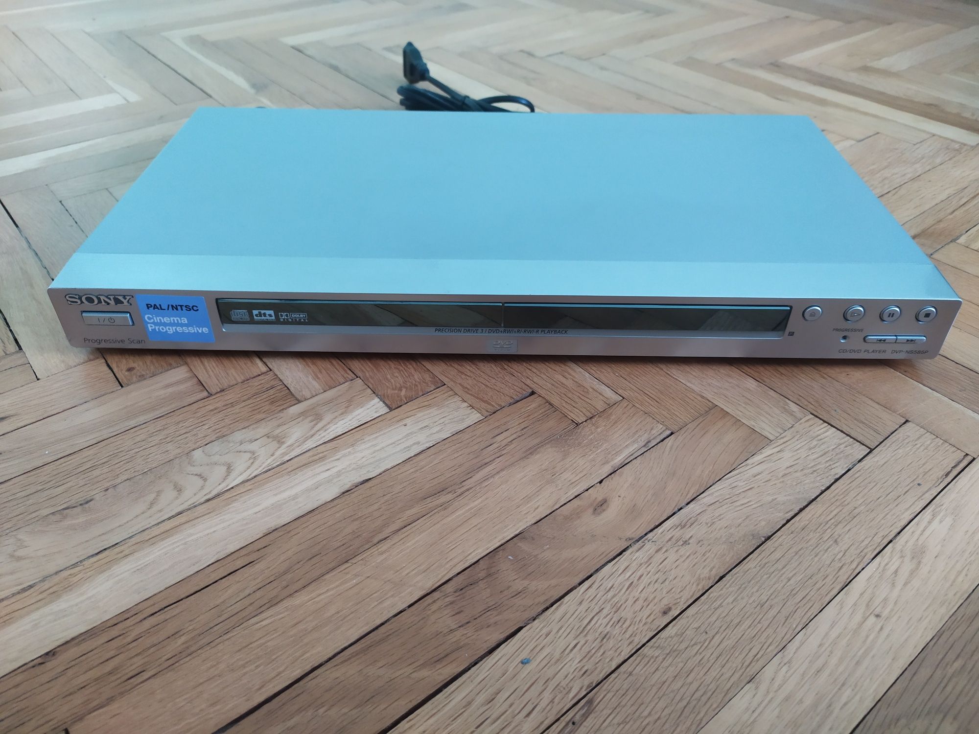 DVD плейър SONY DVR-NS 585P