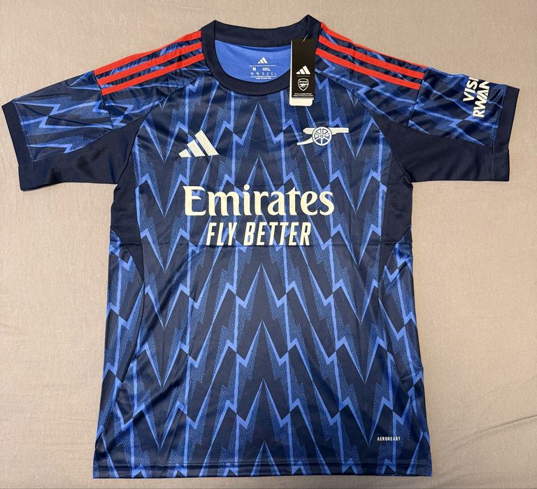 Футболен екип на Arsenal. 2025/2026
