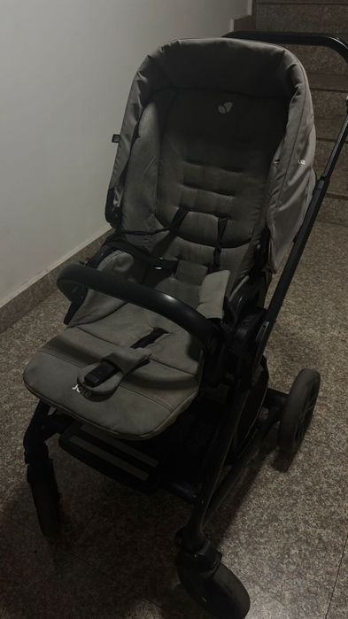 Vând cărucior joie Chrome 2 in 1 sport + landou