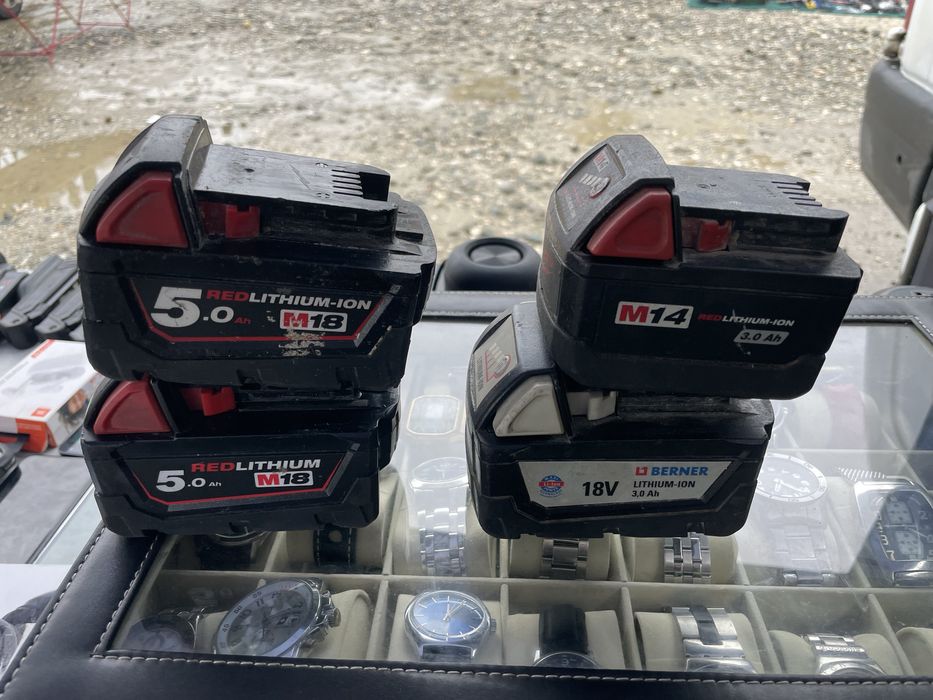 Baterii milwaukee si incarcator 6 porturi