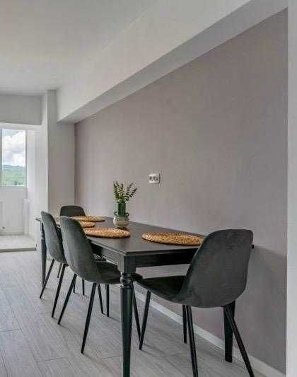 Set mobila sufragerie + masa si scaune bucatarie/dining