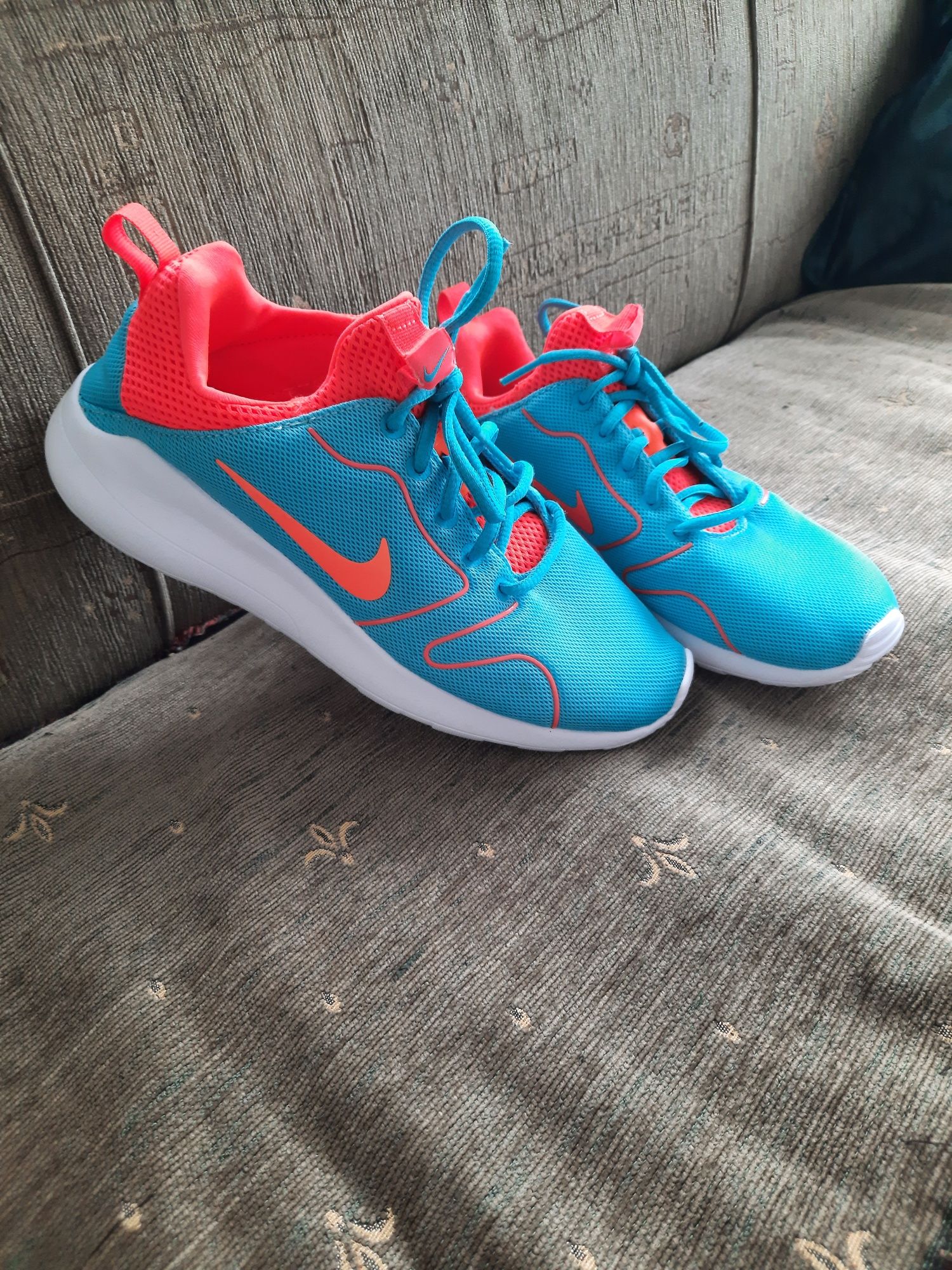 Маратонки  nike нови
