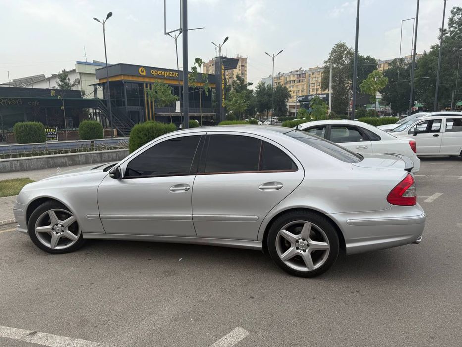 Mercedes-Benz E350 4MATIC