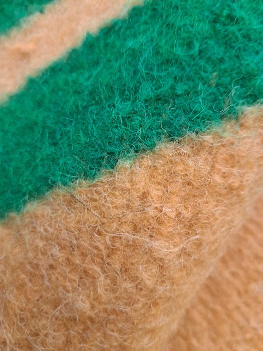 Ръчно тъкано вълнено одеало - 100 лв.