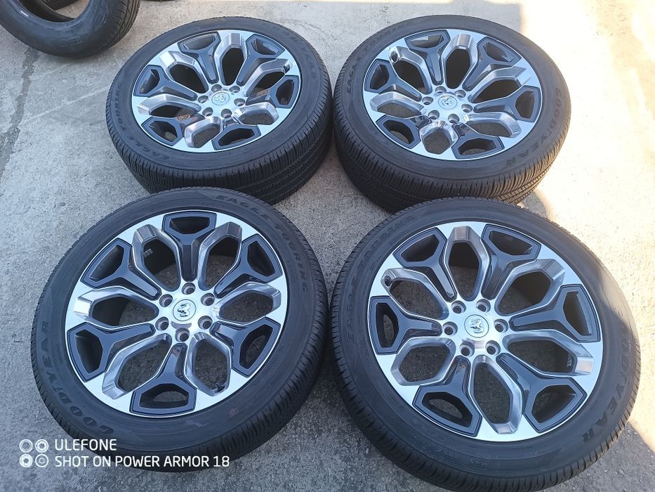 Dodge RAM 285/45/22 цола