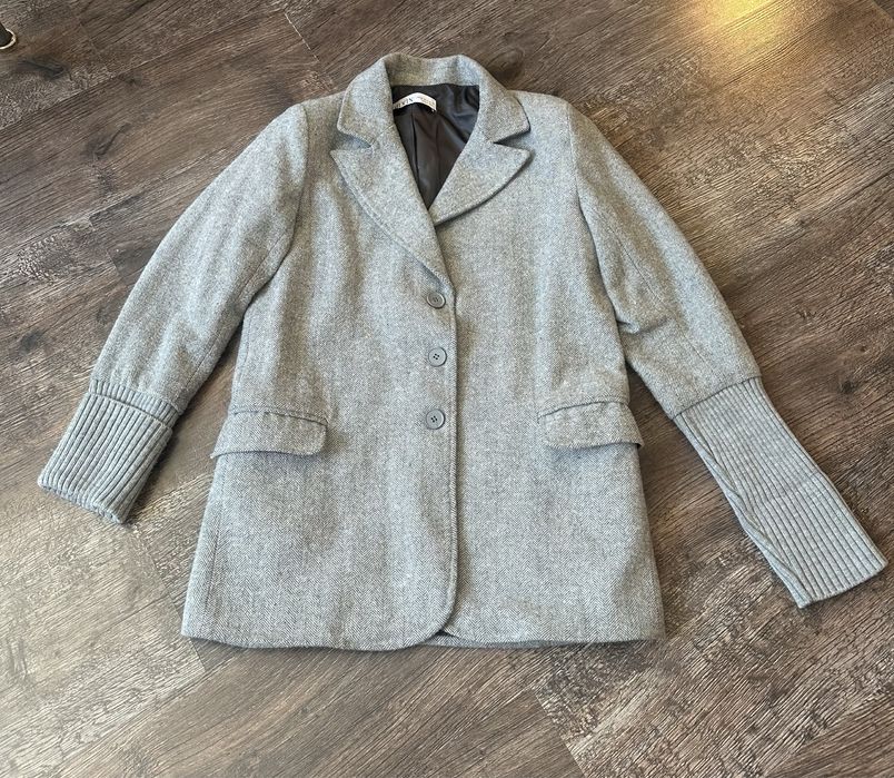 Вълнен блейзър в светло сиво