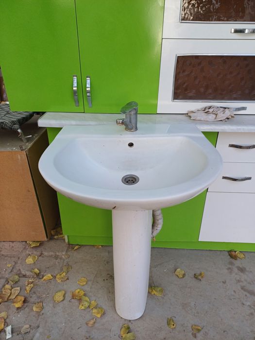 Раковина б/у сотилади