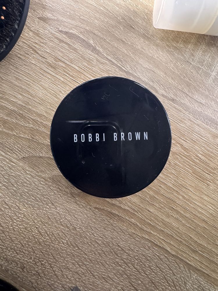 Пудра Bobbi Brown
