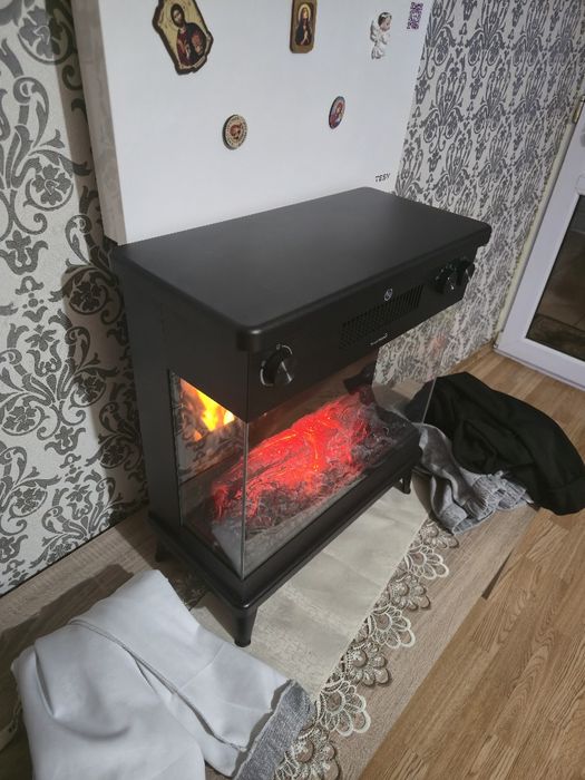 Semineu electric cu picioare 2 trepte 800w/1800w stare impecabilă