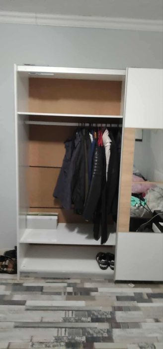 Двукрилен гардероб с огледало