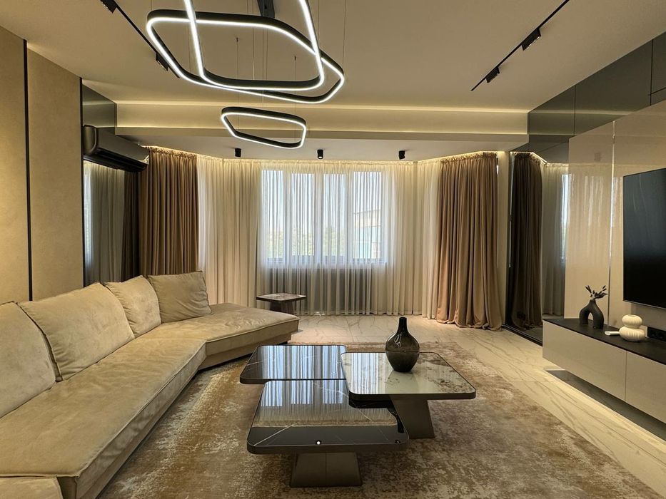 Продаётся 3-комнатная квартира в элитной новостройке на ул. С. Азимов