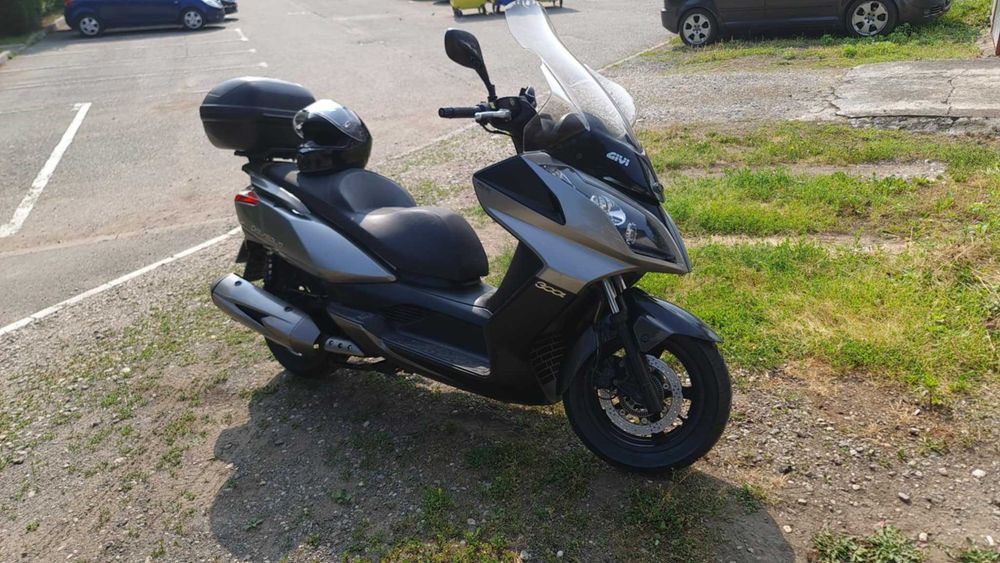 Vand maxiscuter Kymco Downtown motor 300i cu ABS, 30cp din 2013