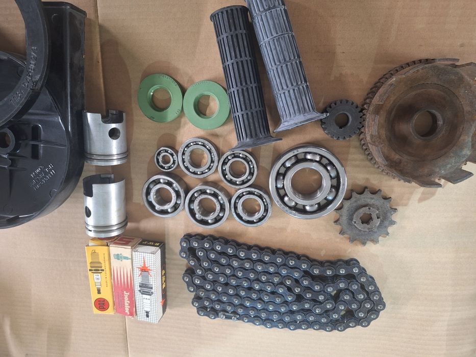 Продавам останали отигинални части от симсон и етз 250