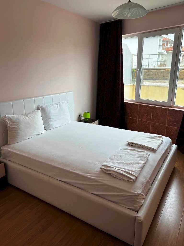 Продава се Тристаен апартамент в Бяла - 92 кв.м за 642 €/кв.м - Снимка #1