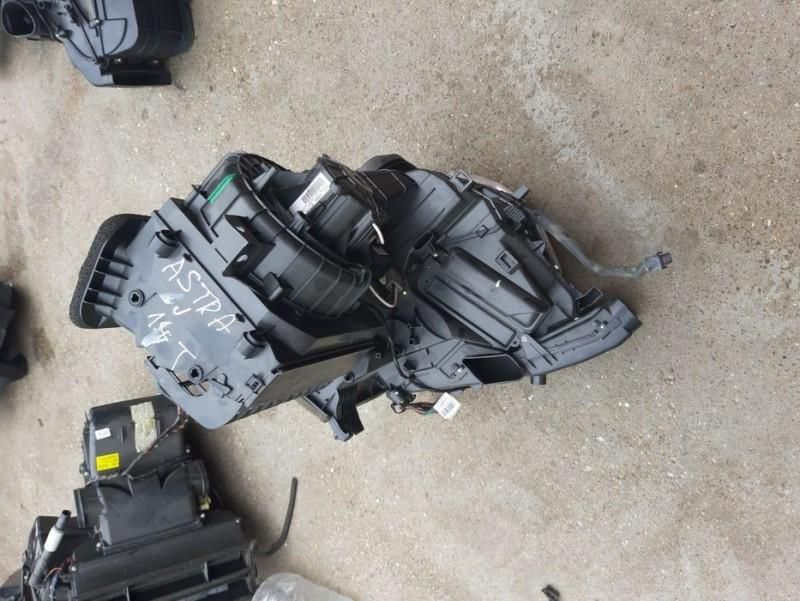 Aeroterma habitaclu cu motoras si clapete Opel Astra J
