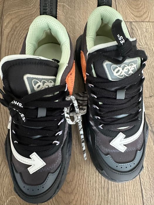 Vand Off-White Odsy 1000