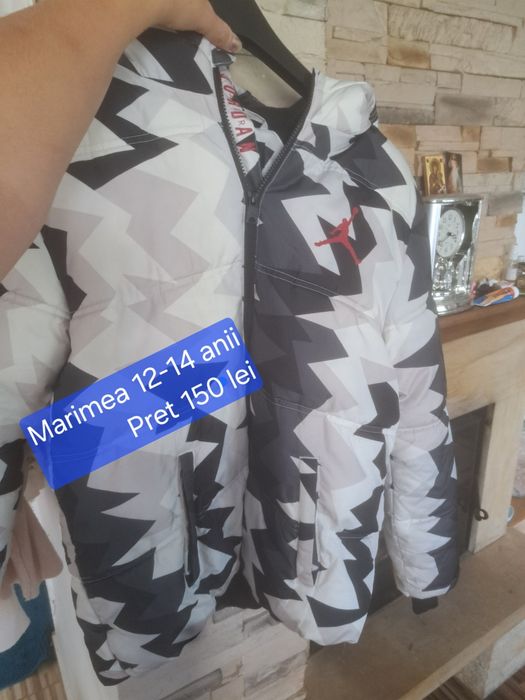 Vând aceste haine