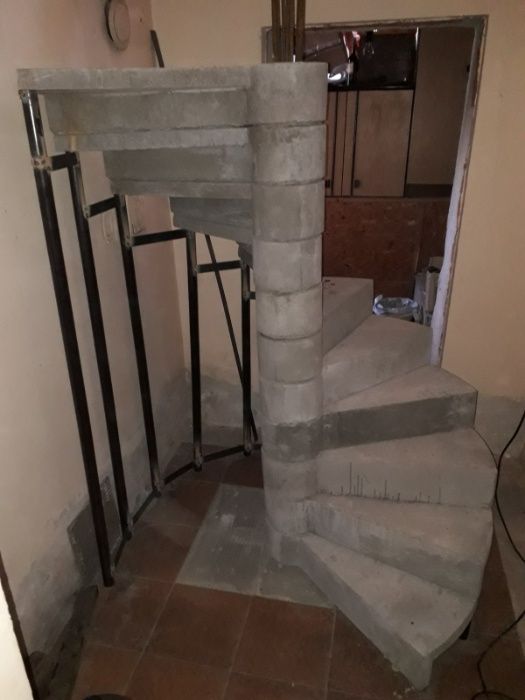 Вити стълби нови